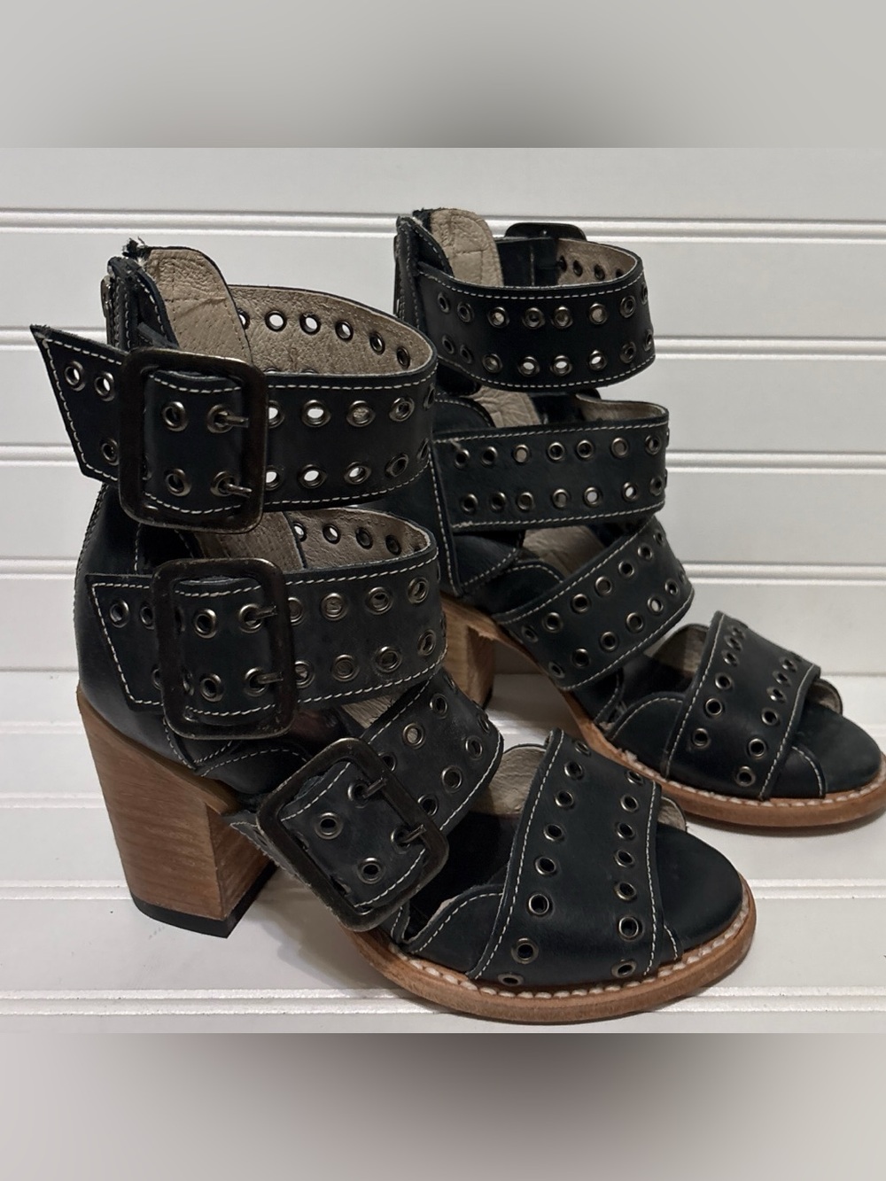 FREEBIRD Blake Black Western Leather Buckle Boot Sandals Shoes Womens Size 6